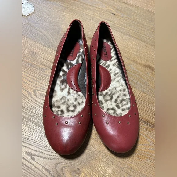 Size 8 Born leather flats, women’s size 8 dress shoes - Picture 7 of 7